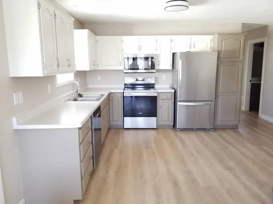 301 Lady Slipper Avenue Ne, New Prague, MN 56071 - #2