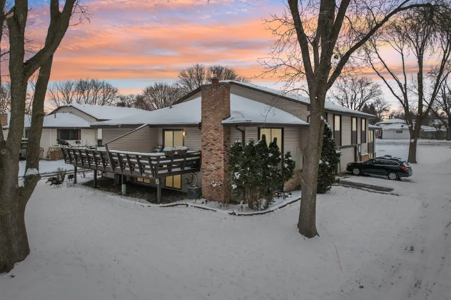 3806 Brookdale Circle N, Minneapolis, MN 55443 - Image #2