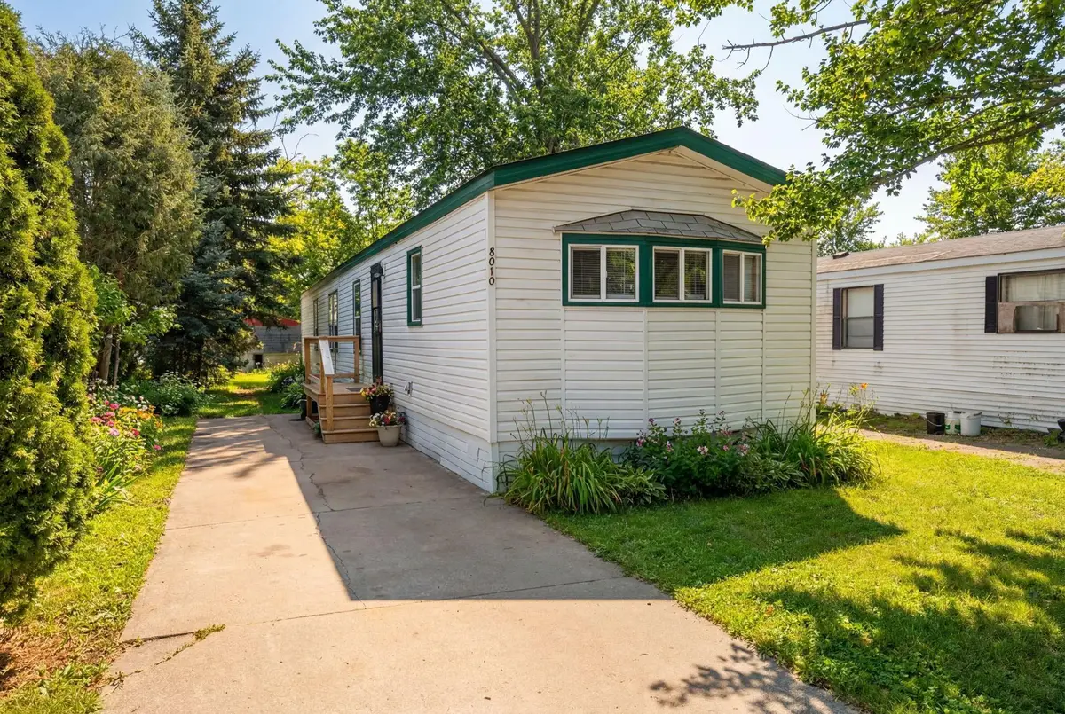 8010 Edgewood Drive Ne, Andover, MN 55304 - #1