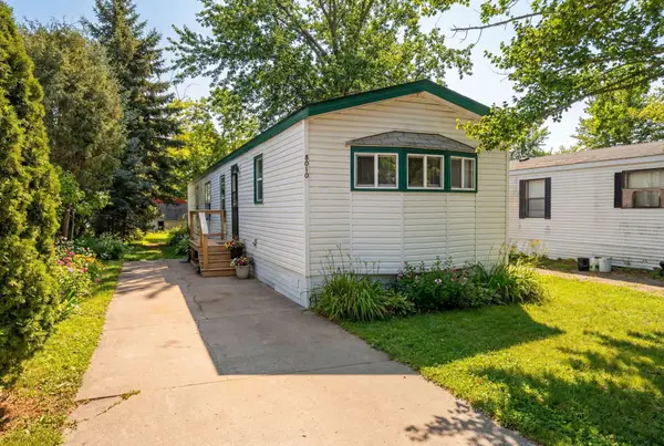 8010 Edgewood Drive Ne, Andover, MN 55304