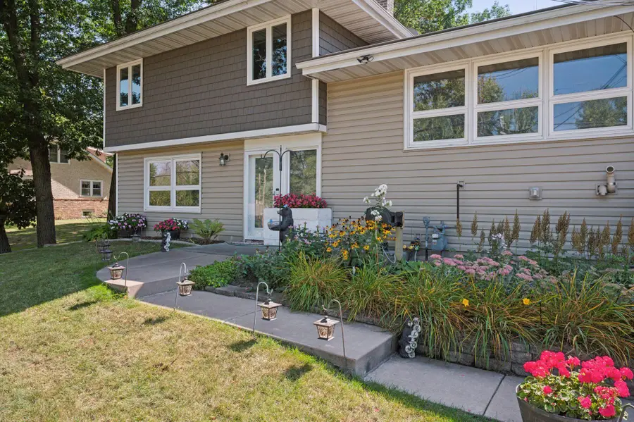 4415 Victoria Street N, Shoreview, MN 55126 - #3