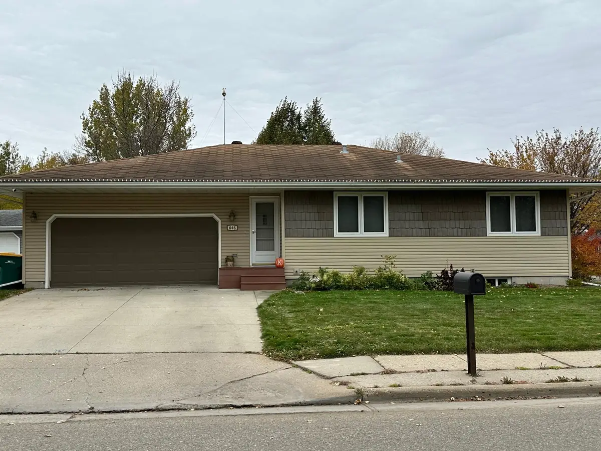 645 7th Avenue W, West Fargo, ND 58078 - Image #1