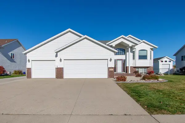 4237 35th Avenue S, Fargo, ND 58104