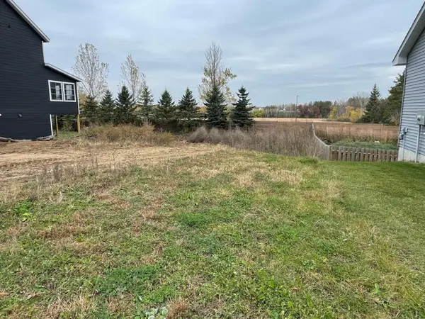 637 Remington Court, Saint Paul, MN 55123