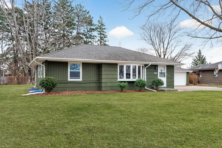 9937 Columbus Avenue S, Minneapolis, MN 55420 - #2