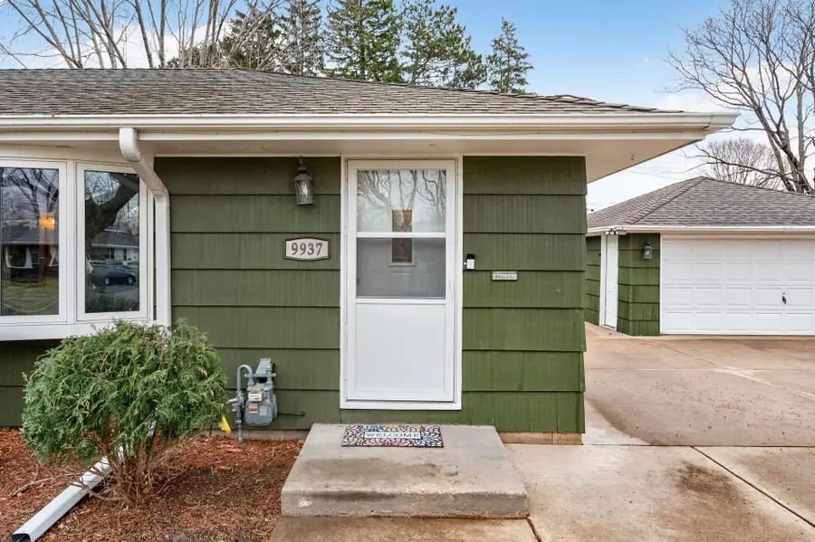 9937 Columbus Avenue S, Minneapolis, MN 55420 - #3