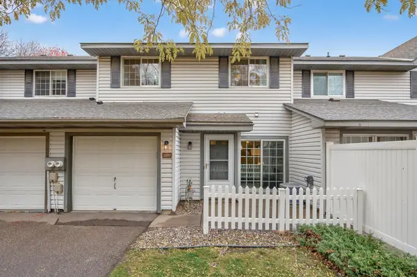 2597 Bedford Court #27, Mendota Heights, MN 55120