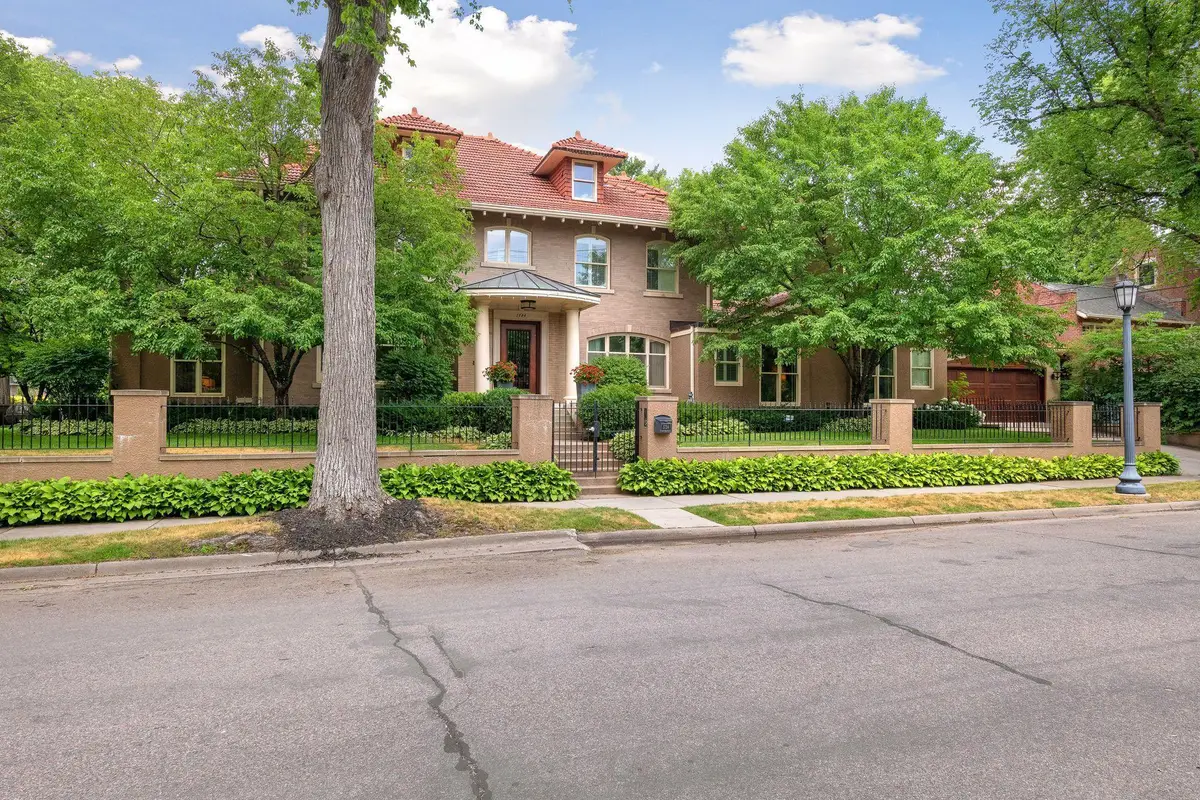 1724 Summit Avenue, Minneapolis, MN 55403 - #1