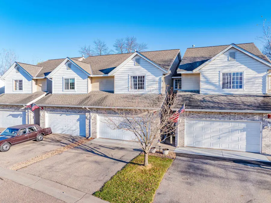 349 Pleasant Lane, Chaska, MN 55318 - Image #3