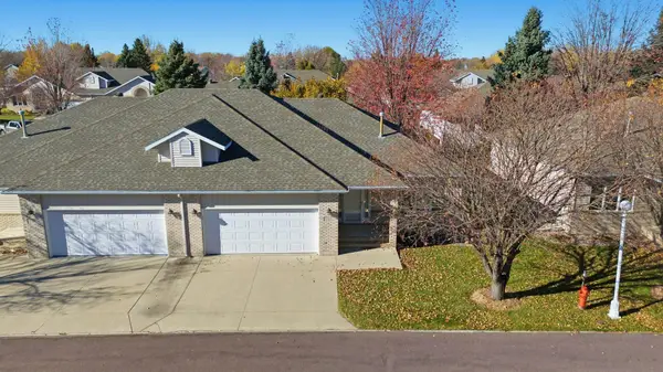 2415 Madison Square Drive S, Fargo, ND 58104
