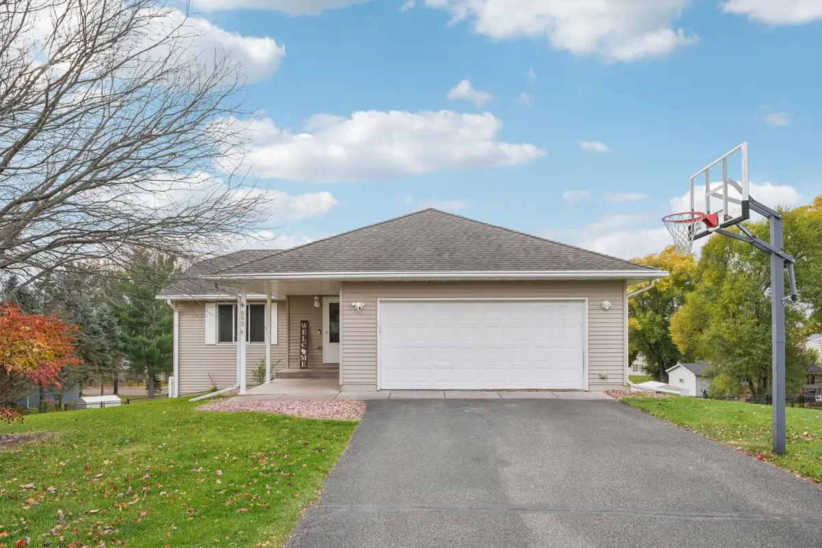 665 Flora Square, Prescott, WI 54021 - #1