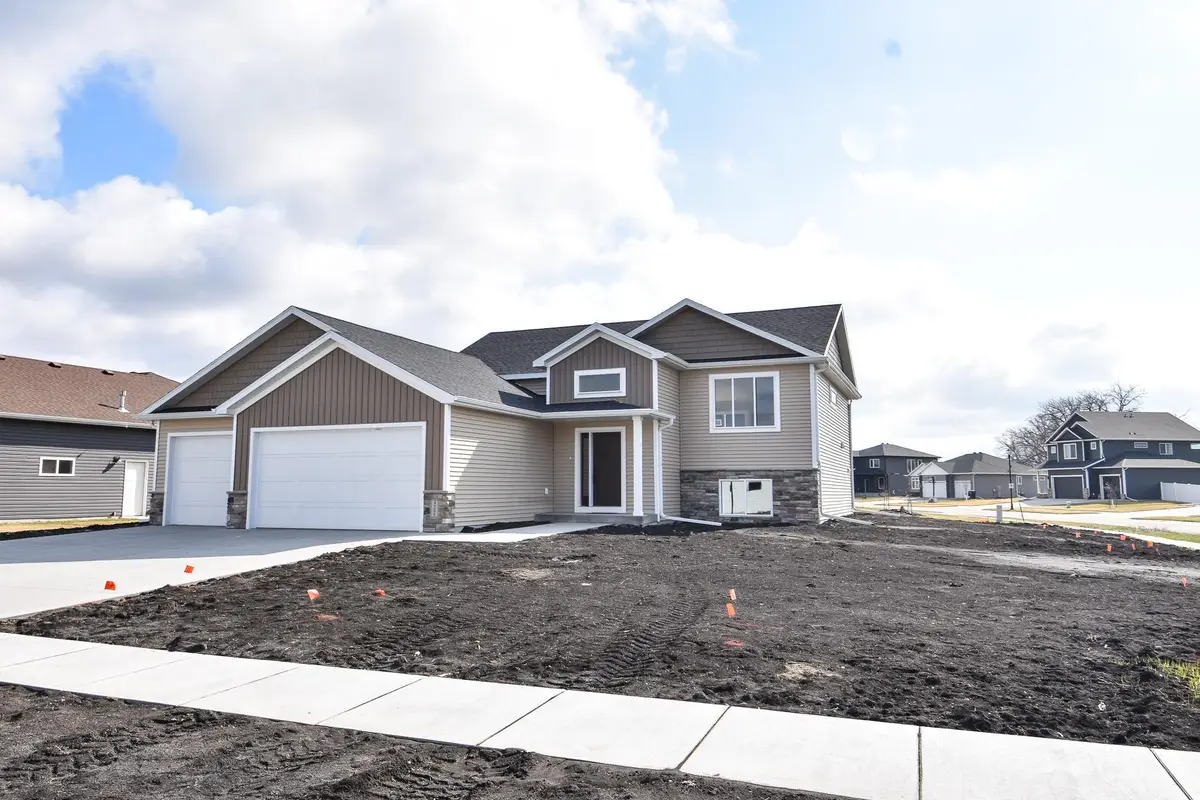 4205 Bristlecone Loop S, Fargo, ND 58104 - Image #1