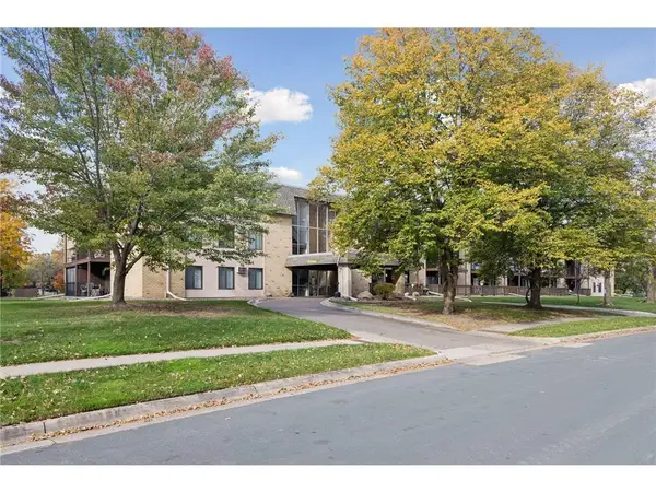 3461 Kent Street #1005, Saint Paul, MN 55126