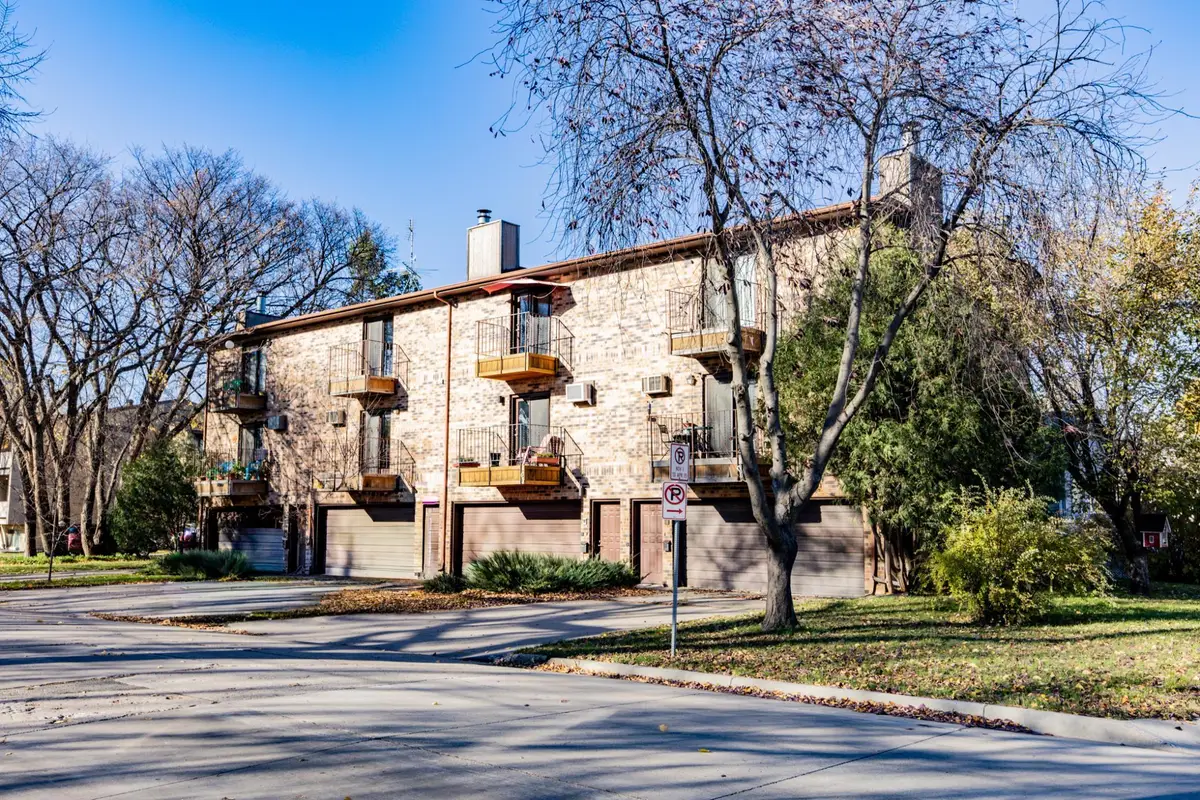 403 11th Avenue S, Fargo, ND 58103 - Image #1