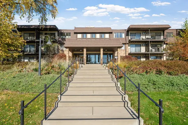 205 Barry Avenue S #114, Wayzata, MN 55391