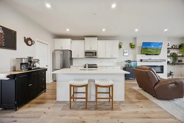 13485 Territorial Circle N, Maple Grove, MN 55369