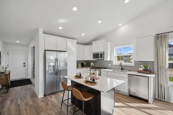 7942 42th Street N, Oakdale, MN 55128