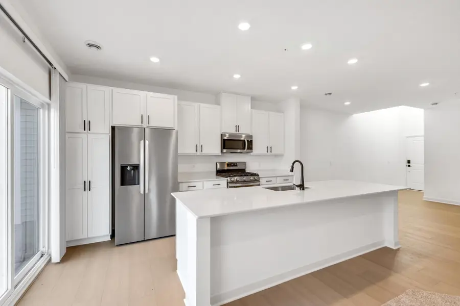 182 Huntington Drive, Waconia, MN 55387 - Image #2