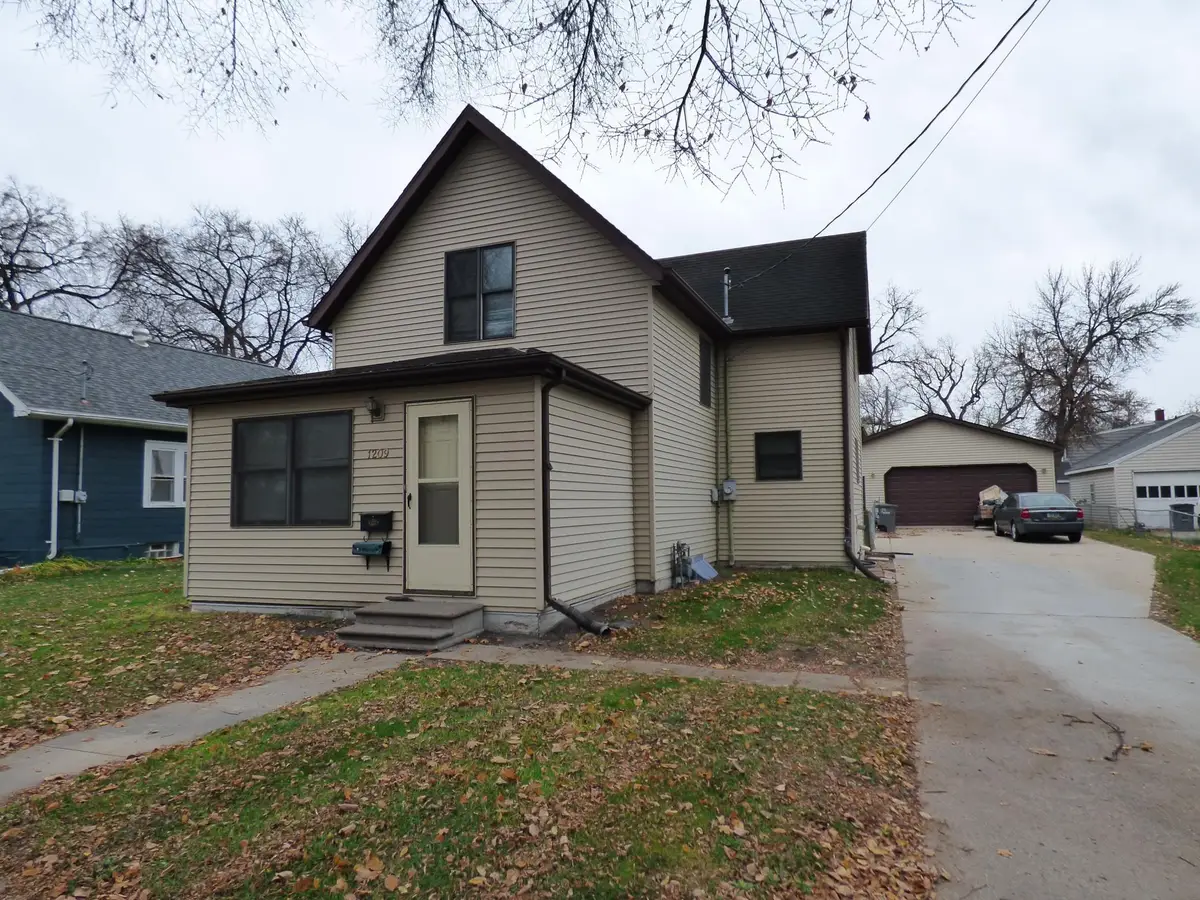 1209 2nd Avenue S, Moorhead, MN 56560 - #1