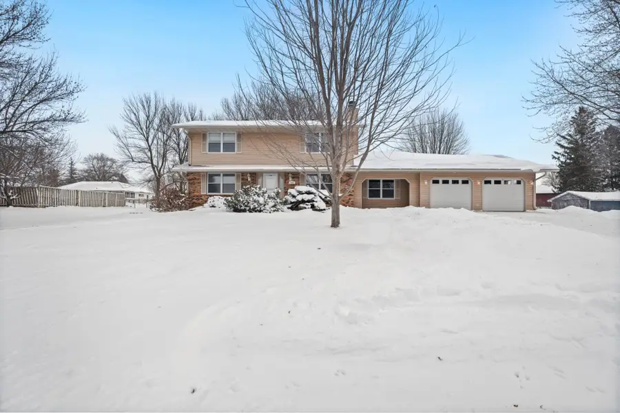 645 Dugdale Avenue, Worthington, MN 56187 - Image #2