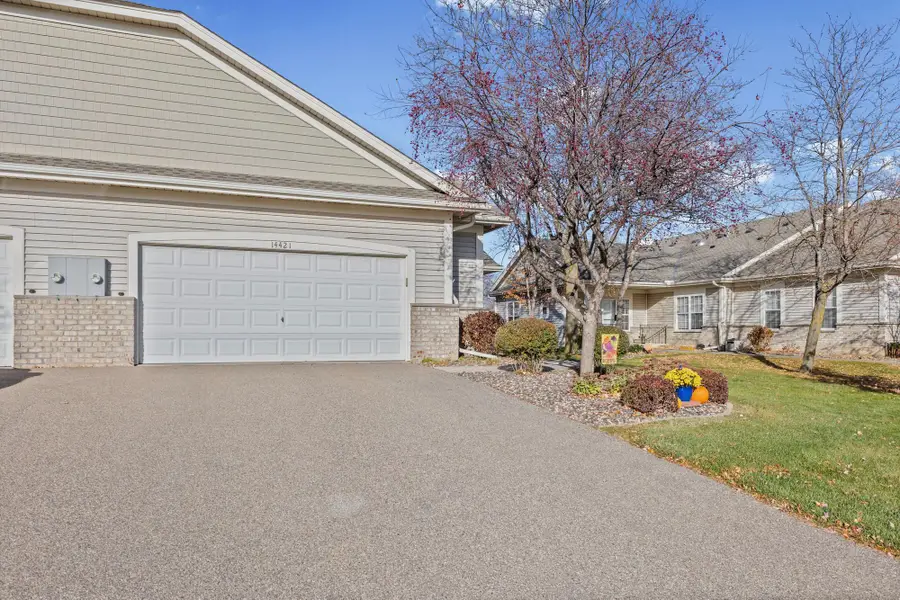 14421 Freesia Way, Apple Valley, MN 55124 - Image #2