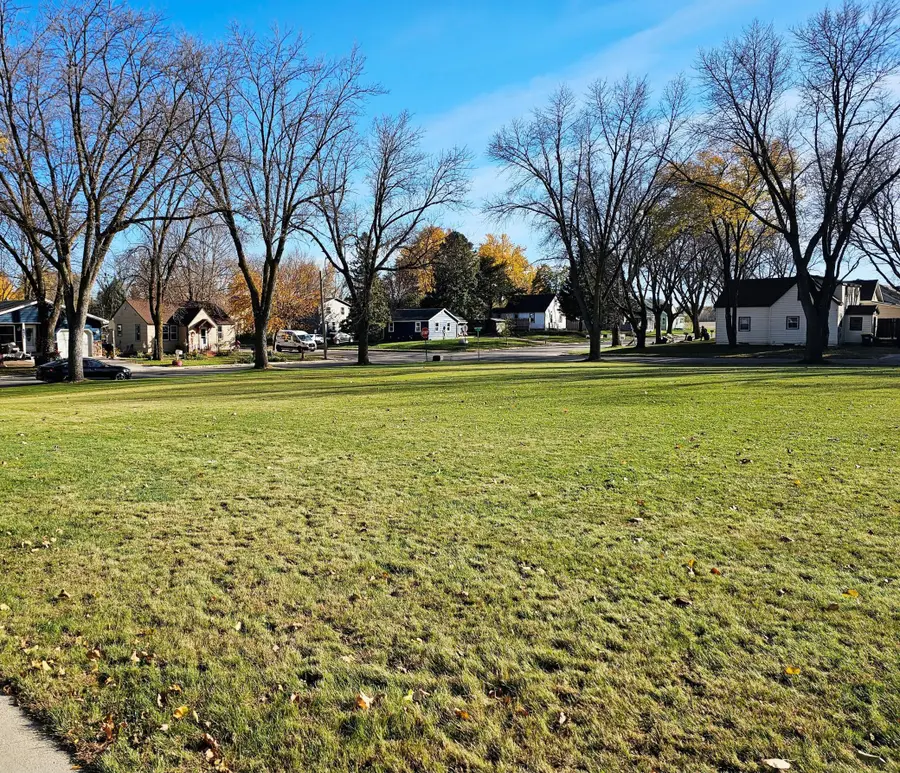 421 13th Street Se, Willmar, MN 56201 - #3
