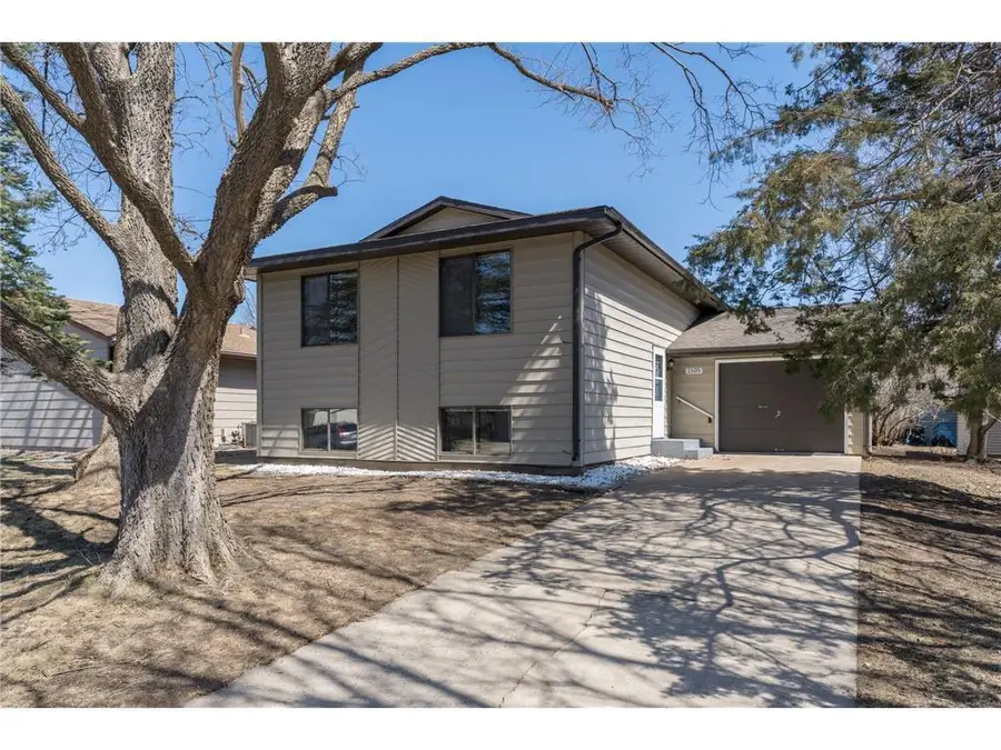 1105 S Valley Street, New Ulm, MN 56073 - #2