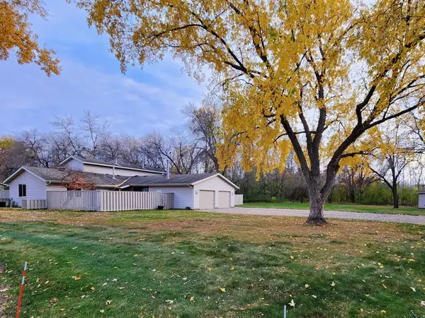 1008 Carmel Court, Saint Paul, MN 55126