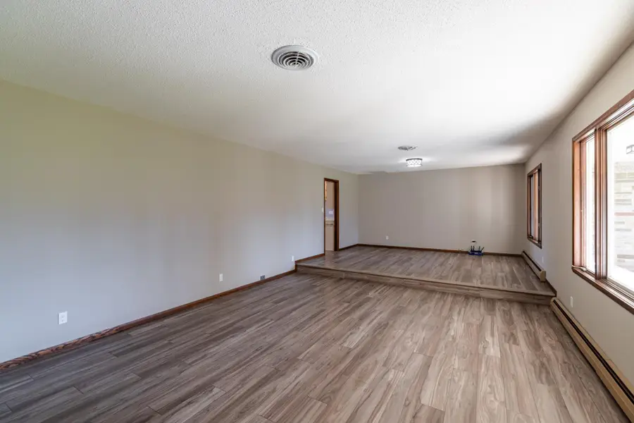 147 4th Avenue Se, Spring Grove, MN 55974 - Image #2