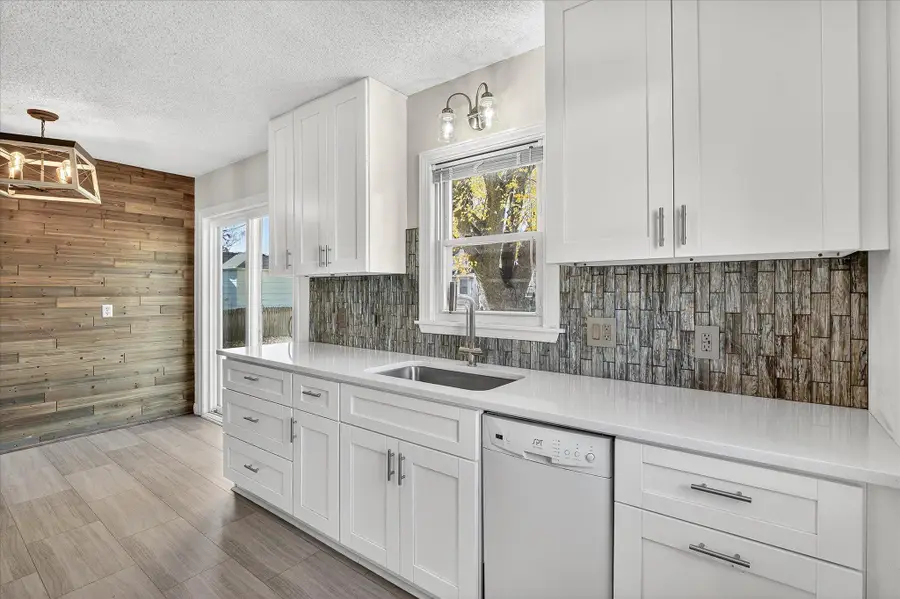 916 Linn Avenue Sw, Owatonna, MN 55060 - Image #3