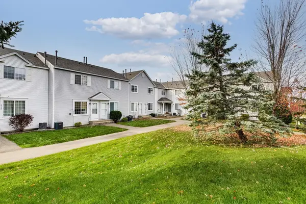 9121 Scarlet Globe Drive, Eden Prairie, MN 55347