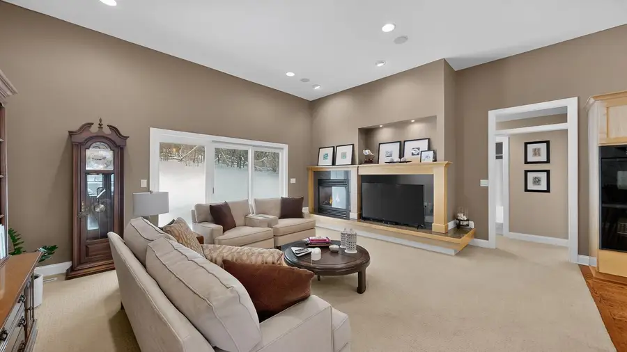 4282 Berkshire Road Sw, Rochester, MN 55902 - Image #2