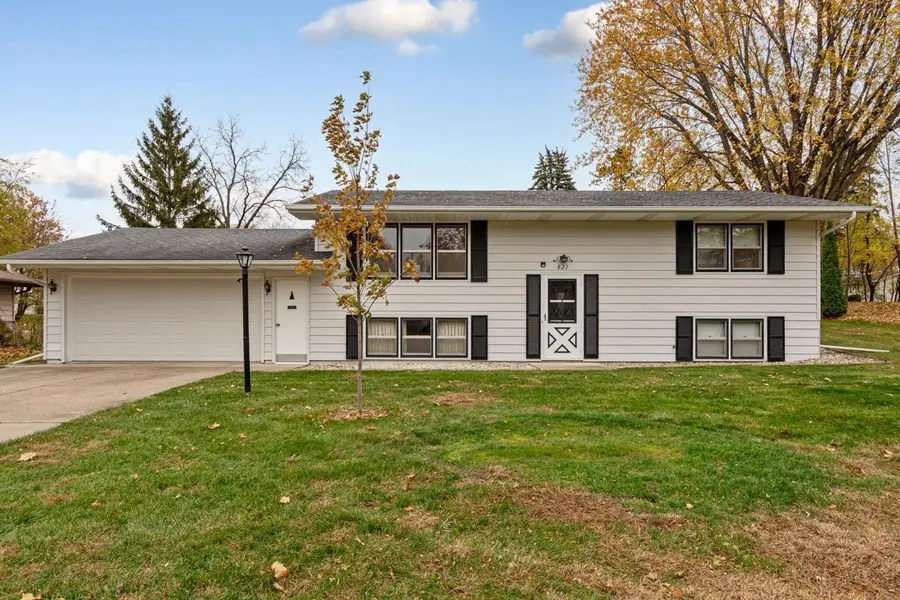 821 Valley View Road, Faribault, MN 55021 - Image #3