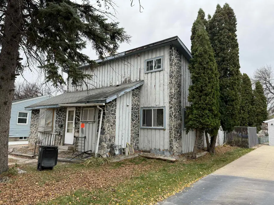 1637 10th Avenue S, Fargo, ND 58103 - Image #2