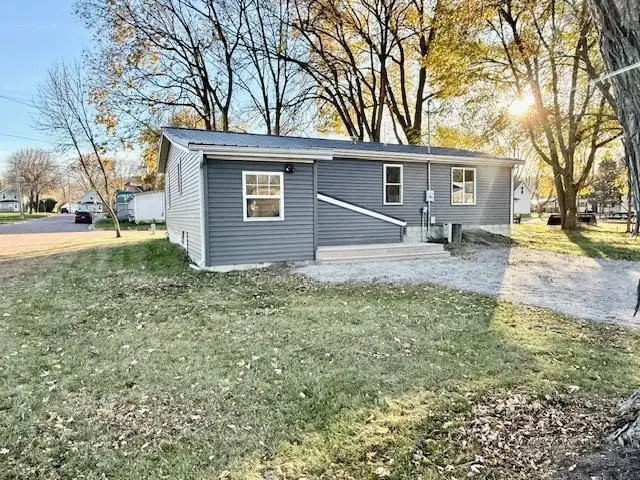 209 Coon Street E, Redwood Falls, MN 56283 - #2