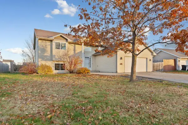 329 Crystal Circle, Mankato, MN 56001