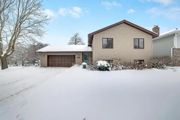 2492 Beam Avenue E, North Saint Paul, MN 55109