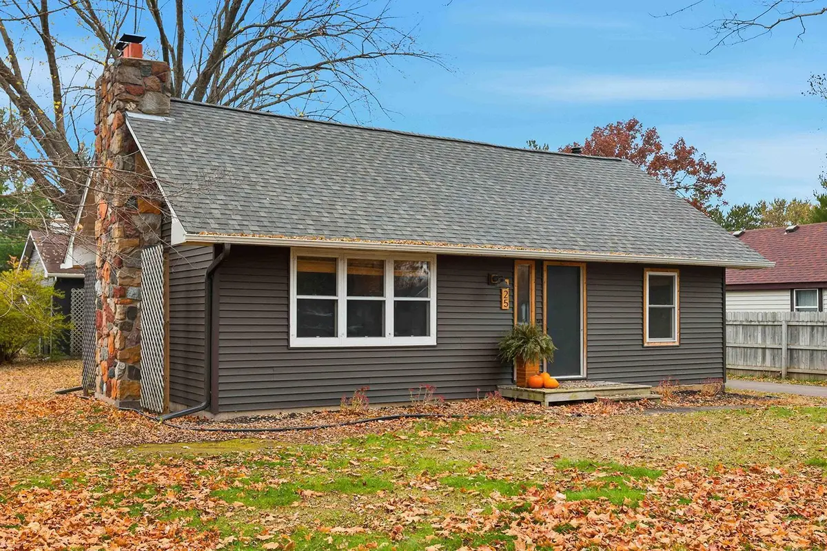 325 Stewart Avenue, Mora, MN 55051 - Image #1