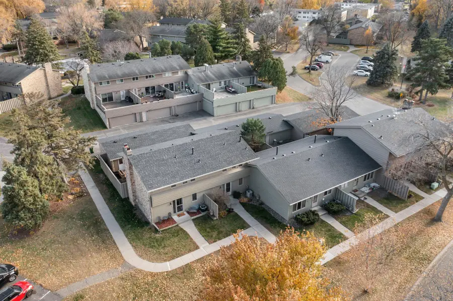 220 Windsor Lane, Saint Paul, MN 55112 - Image #2