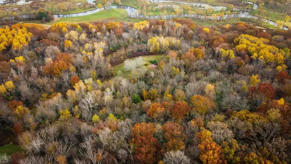 S3399 County Road P, Fountain City, WI 54629