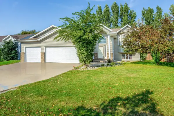 3441 42nd Avenue S, Fargo, ND 58104