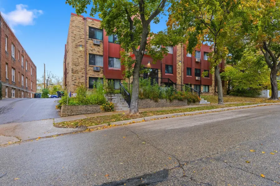 520 Ridgewood Avenue #107, Minneapolis, MN 55403 - Image #2