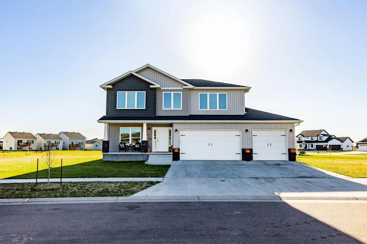 6690 Crofton Lane S, Fargo, ND 58104 - Image #1