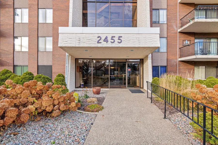 2445 Londin Lane E #208, Saint Paul, MN 55119 - Image #2
