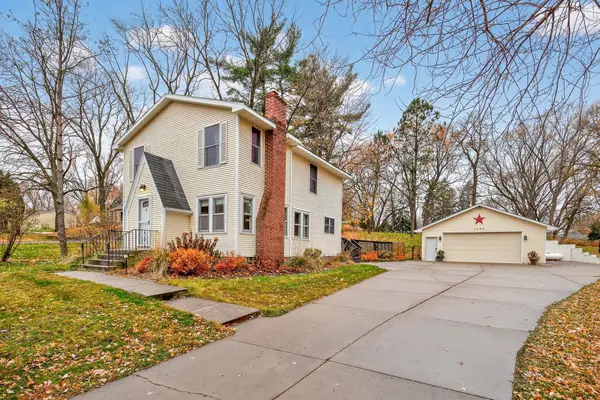 1895 Howard Street N, Maplewood, MN 55109