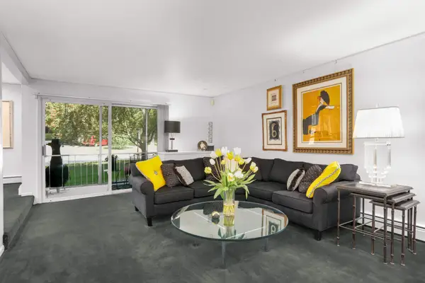 6105 Lincoln Drive #136, Edina, MN 55436