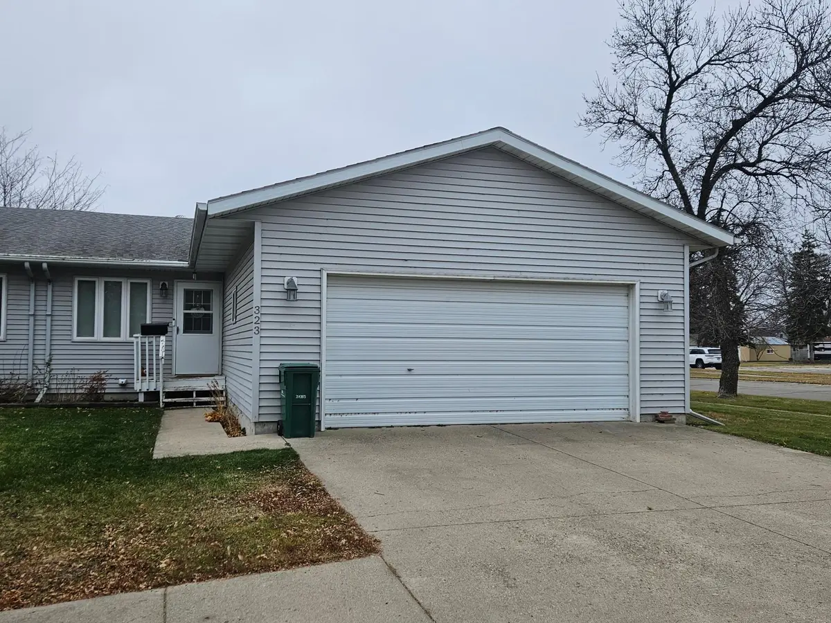 323 3rd Avenue S, Wahpeton, ND 58075 - Image #1