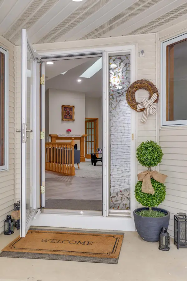 3424 Eagan Oaks Court, Saint Paul, MN 55123