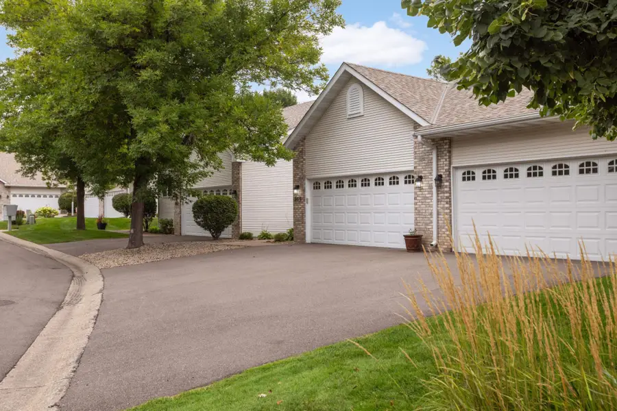 3424 Eagan Oaks Court, Eagan, MN 55123 - Image #2