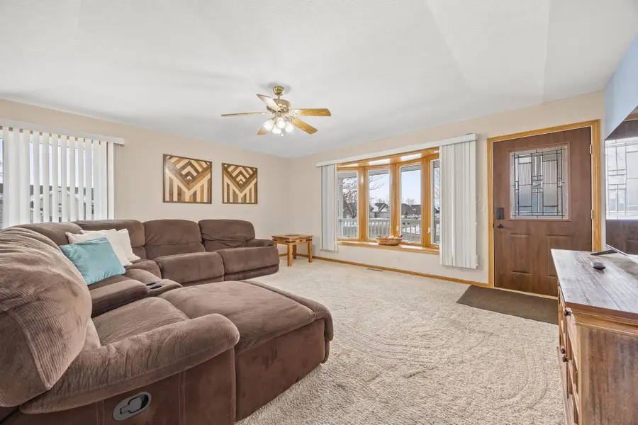 1289 Sunburst Way Se, Hutchinson, MN 55350 - Image #3